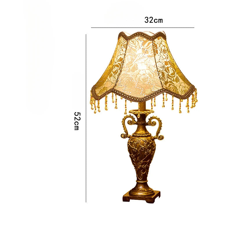 Resin Vintage Floor Lamp Classical Pastoral Foot Switch Living Room Lamp Home Daily Lustre Fixtures with Lampshade