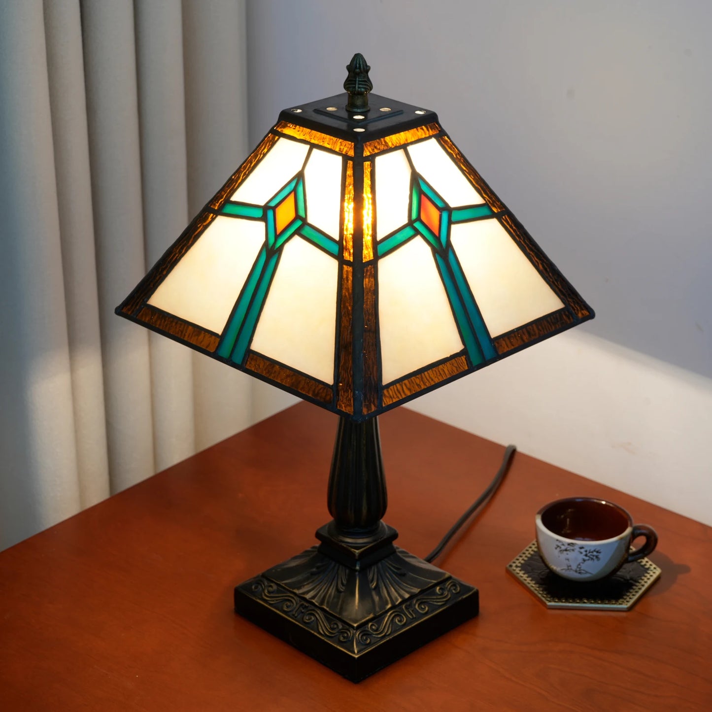 Mission Style Stained Glass Table Light Yellow Antique Desk Lamp Vintage Beside Reading Lamp for Home Living Room Bedroom Office
